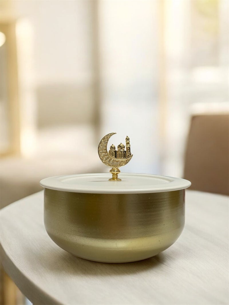 وعاء تمر رمضان الذهبي الفاخر مع غطاء هلال القمر – وعاء إسلامي معدني أنيق باللون الأبيض الكريمي و الذهبي - Image 1